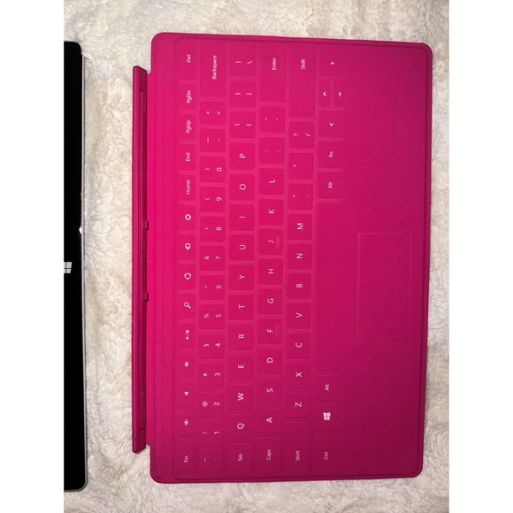 Microsoft Surface 2 RT (32GB) & Touch Keyboard 💖 - Picture 13 of 17